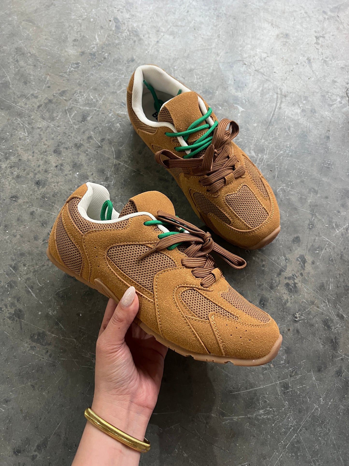 Sneakers 25